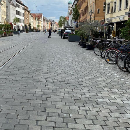Augsburg: Ab heute abend wird das Maxstraßen-Einfahrverbot für Autoposer wieder kontrolliert