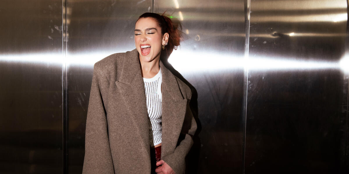 Dua Lipa eröffnet eigene Bibliothek