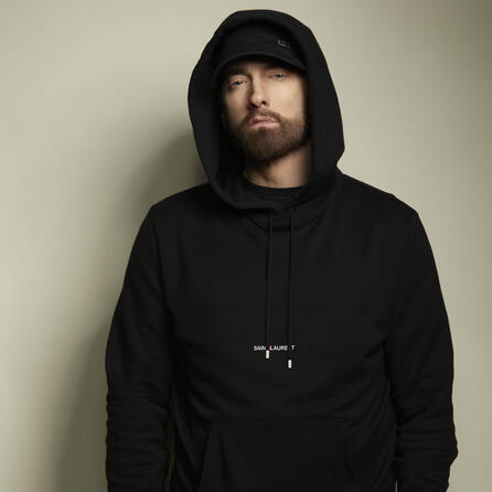 Eminem versteigert 117 Sneakers