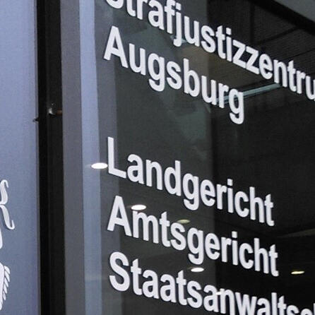 Augsburg: Prozess um Brandstiftung in Neusäß