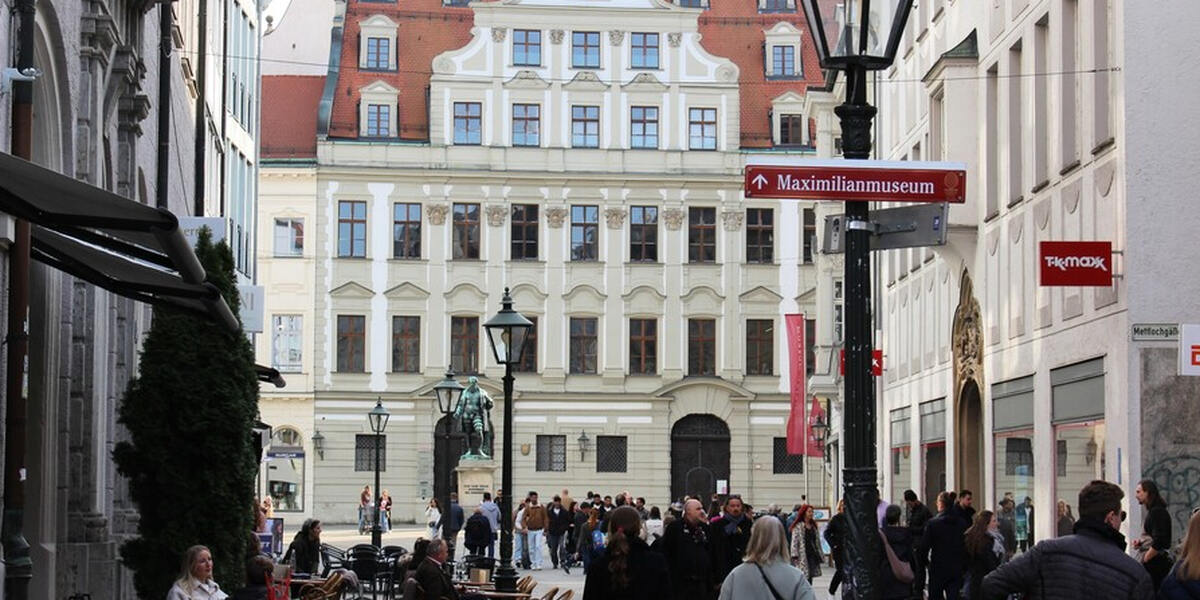 Das Ferien-Kunstmobil für Kinder ist wieder in der Augsburger Innenstadt