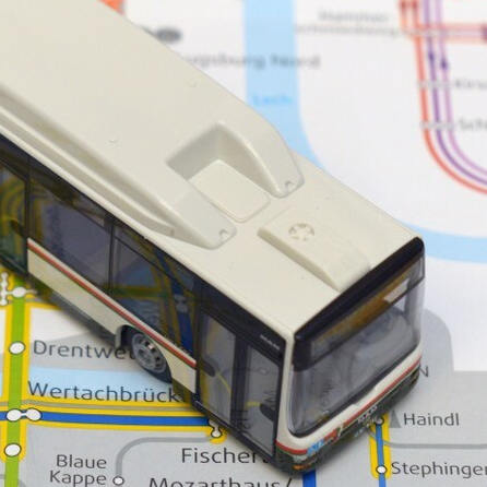 Sanierungsbedürftige MAN-Brücke in Augsburg erlaubt stadtauswärts nur noch 2,10 Meter Breite