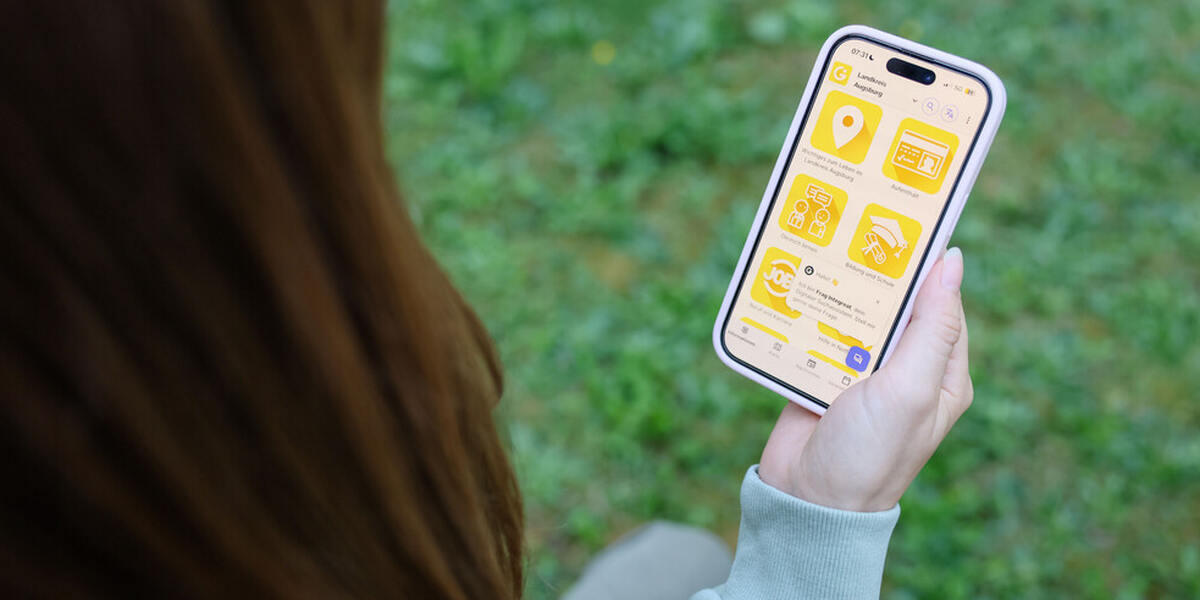 Integreat-App des Landkreises Augsburg jetzt mit internem Suchassistenten