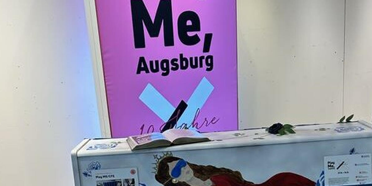 Straßenklaviere für alle: Play me, Augsburg ist wieder gestartet