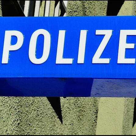 Stadtbergen: Mann geht brutal auf zwei alte Frauen los