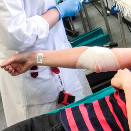 BRK: Blutspendebereitschaft auch in Augsburg in den Ferien stabil