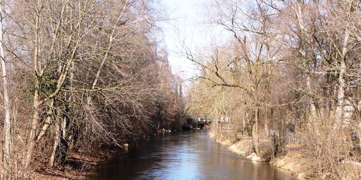 Augsburg startet in den Frühling und lässt die Stadtbäche und Kanäle ab