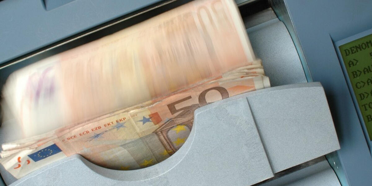 Marktoberdorf: Bankkunde löst Nebelmaschine aus