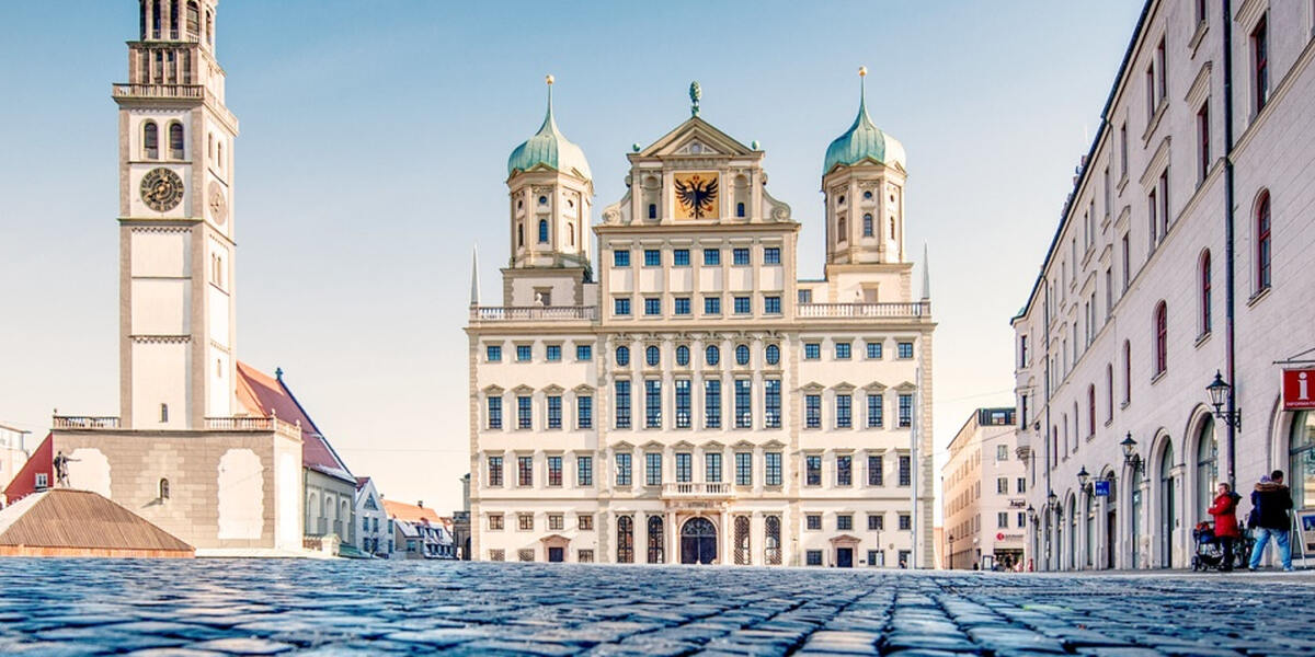Prorussische Demo und Gegendemo in Augsburg mit insgesamt gut 350 Personen
