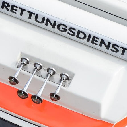 Schutzengel-Alarm in Augsburg: 12-Jähriger fällt 5 Meter tief und bricht sich "nur" den Arm