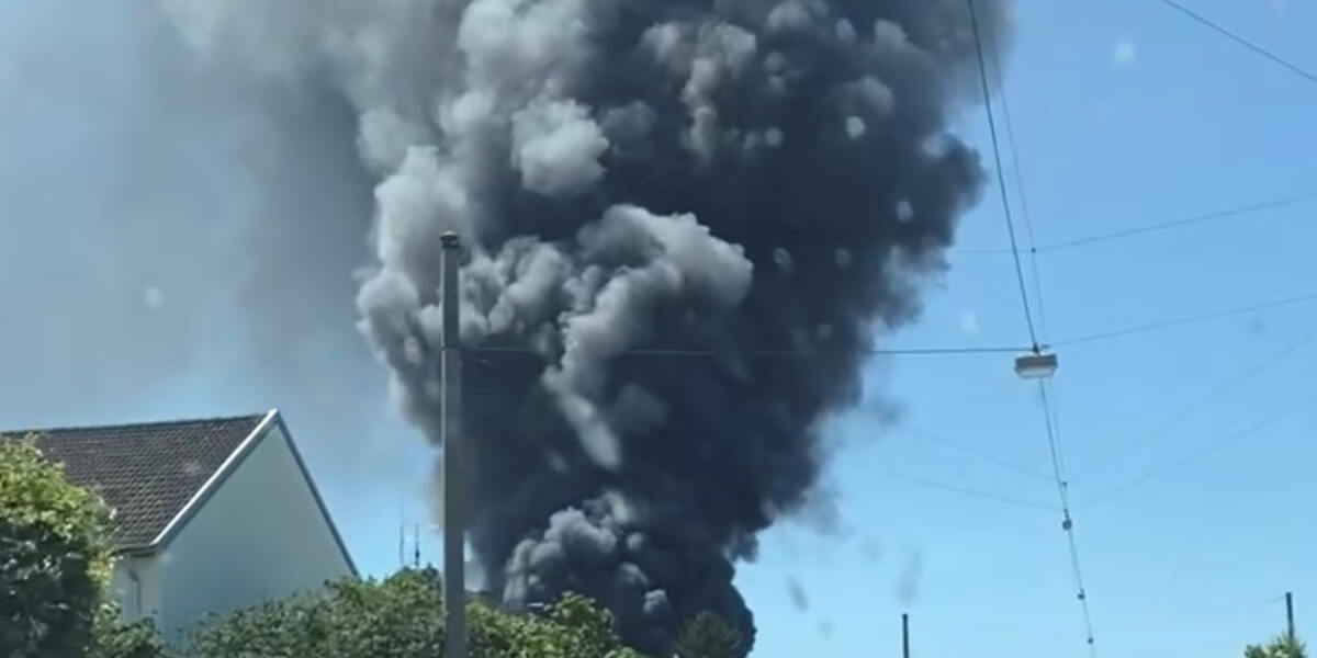 Brandstiftung ausgeschlossen: Augsburger Kripo macht heißes Wetter für Großbrand in Lechhausen verantwortlich