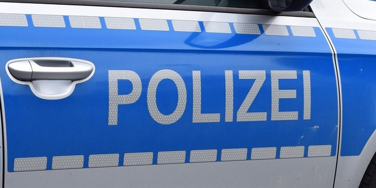 Betrunkene sorgen für großen Polizeieinsatz in Stadtbergen