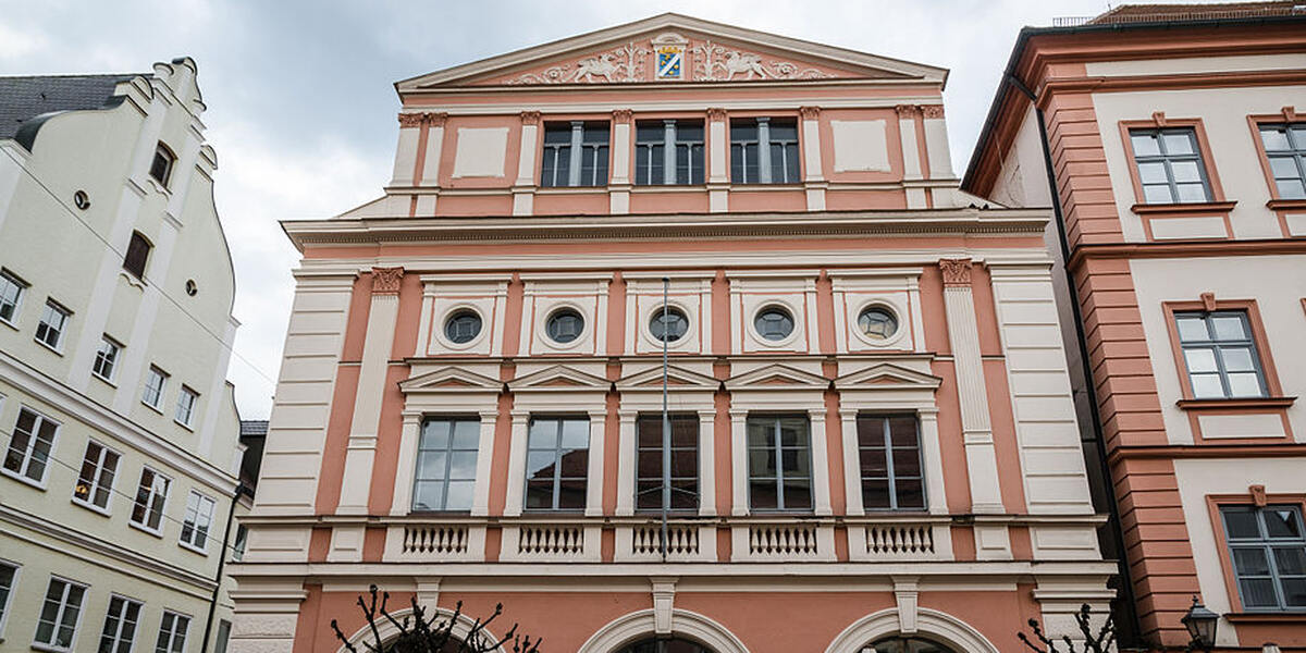 Nach schwerem Brand: Dillinger Rathaus erstrahlt im neuen Glanz