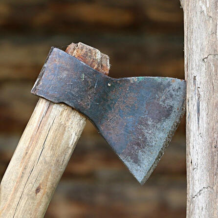 Betrunkener Mann erschreckt Badegäste am Ilsesee bei Augsburg mit Axt
