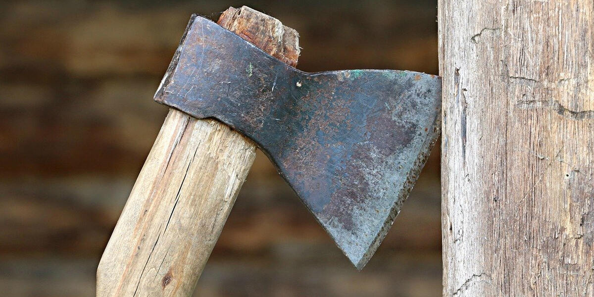 Betrunkener Mann erschreckt Badegäste am Ilsesee bei Augsburg mit Axt
