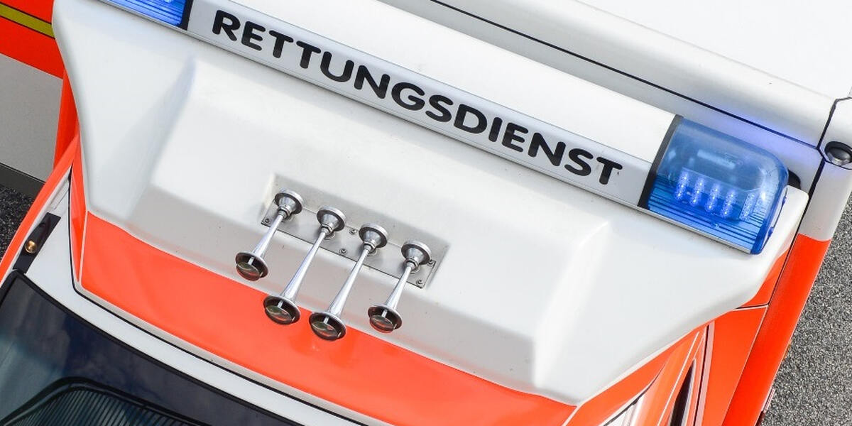 Kind macht in Augsburg Bike-Stunt und stürzt gefährlich