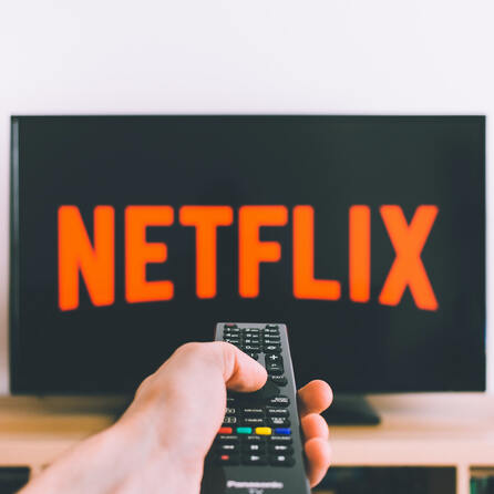 Netflix wird günstiger - aber mit Werbung!